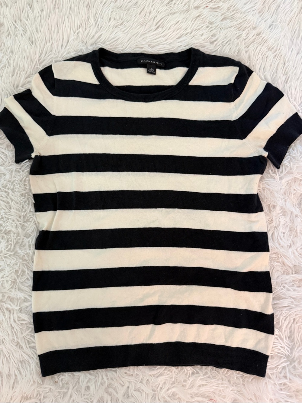 Banana Republic Women’s M Black Cream Striped Knit Top Short Sleeve